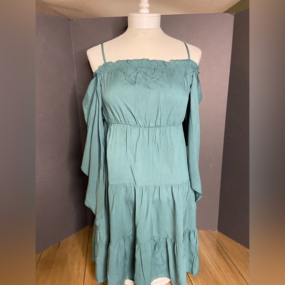 Beautiful Kara and Kate size small blouse - Picture 6 of 6